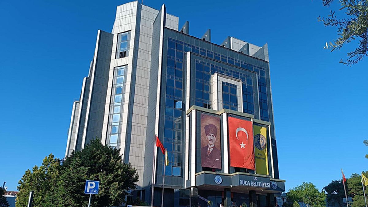 CHP'li Buca Belediyesi'nde yarış atı skandalı! Binlerce liralık dekontlar ortaya çıktı