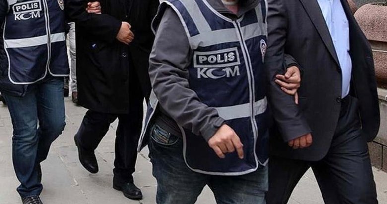 İzmir’de FETÖ’den 17 tutuklama