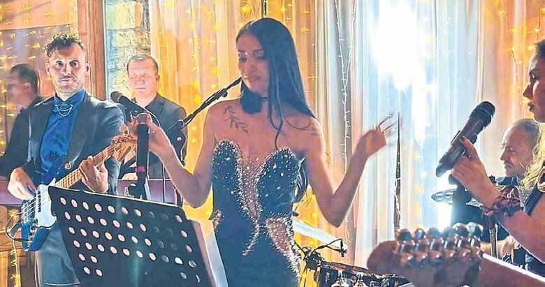 Sanatçı Gözde Uslu’nun performansı tam not aldı