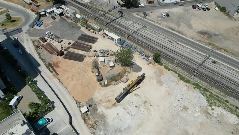 izmirde-ust-gecit-tepkisi-kaynaklari-ve-vaktini-heba-ediyorlar-1784709857641.jpeg