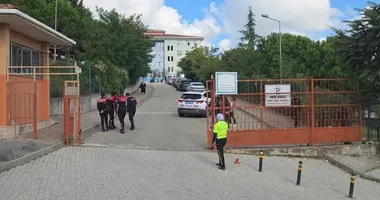 Başakşehir’de okulda saldıran şüpheli adliyede!