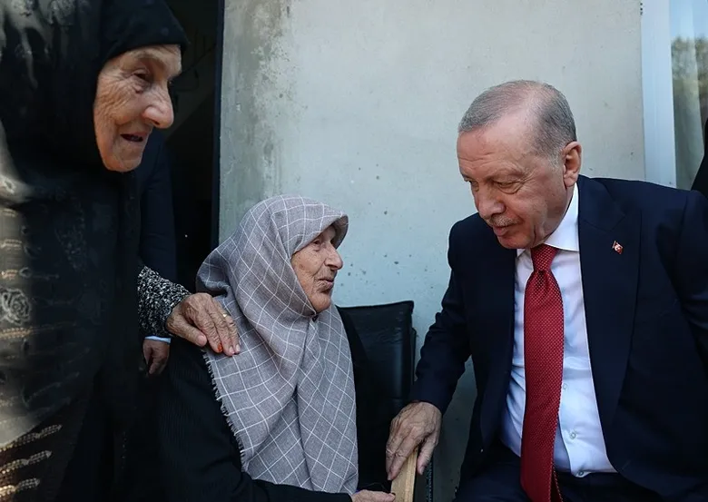 Başkan Erdoğan, Rize’de komşularını ziyaret etti