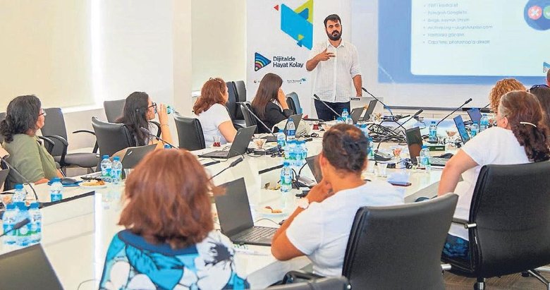 Dijitalde Hayat Kolay projesiyle kadınlara destek