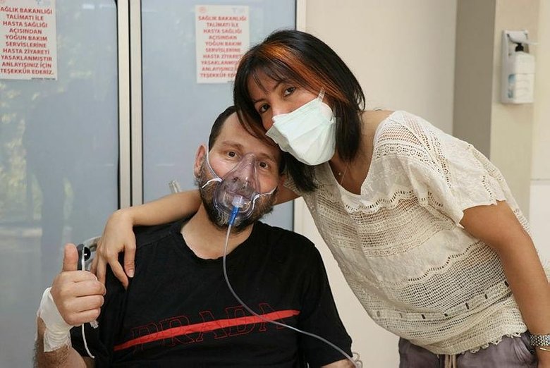 İzmir’de 15 gün entübe edilen ABD’li Kovid-19 hastası aşı yaptırmadığına pişman