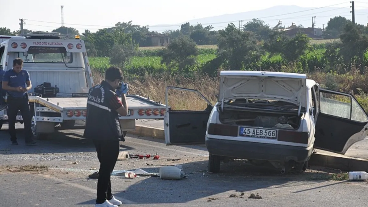 İzmir'de faciadan dönüldü! Feci kazada 3'ü çocuk 5 kişi yaralandı