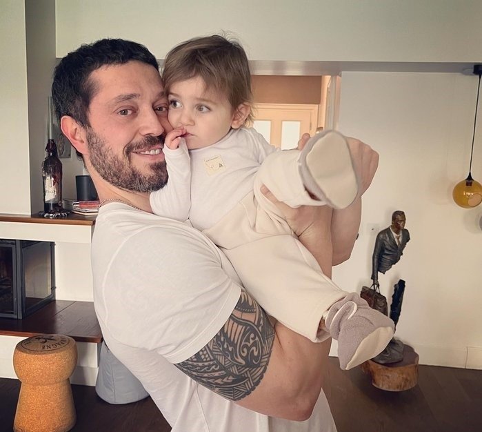 Saç ektiren Murat Boz’un son hali gündem oldu!