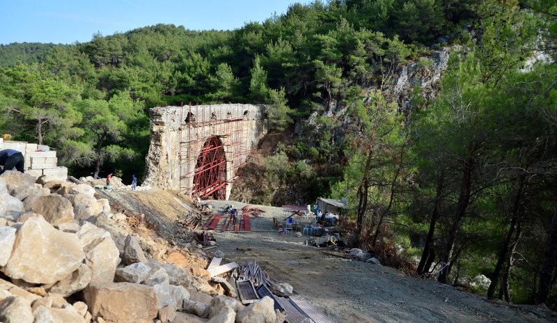 Troya’nın 3 bin 500 yıllık su kemeri restorasyonla geleceğe taşınıyor