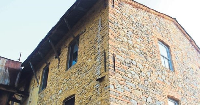 Bir asırdır ayakta