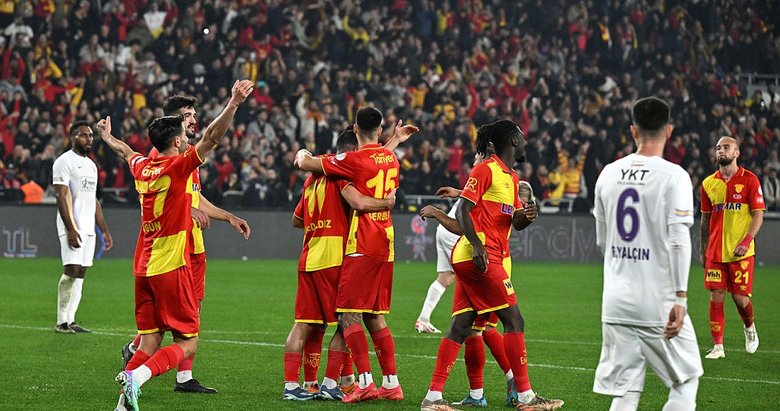 Çekilin yoldan Göz-Göz geliyor