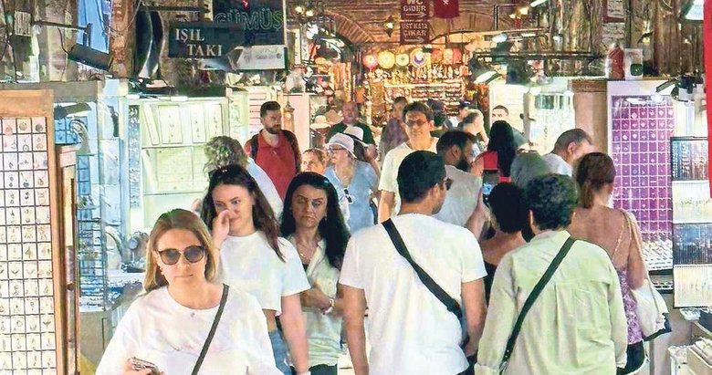 Kemeraltı’na turist yağmuru