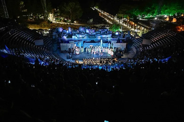 İzmir’de sanat dolu 13 gün! 9. Uluslararası Efes Opera ve Bale Festivali, Tosca ile kapandı