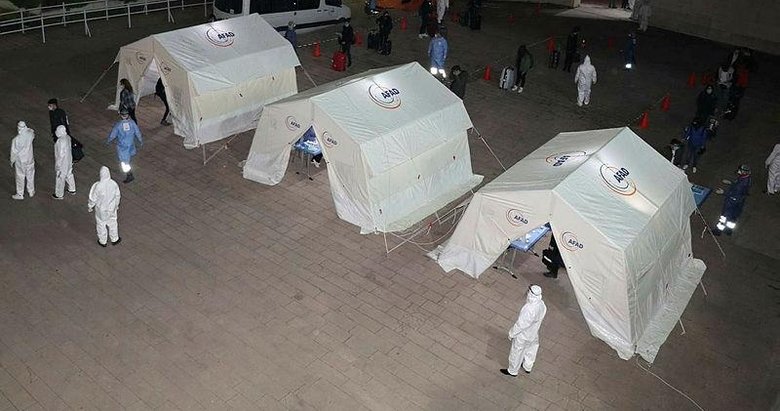 Ukrayna’dan getirilen 298 Türk vatandaşı Manisa’daki yurtta karantinaya alındı