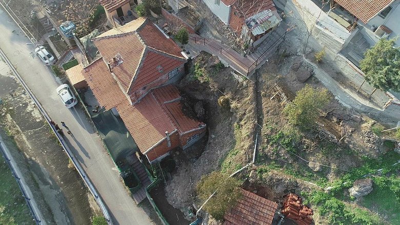 İzmir’in o mahallesinde herkes tedirgin! Yağmur yağdığında korkudan uyuyamıyorlar