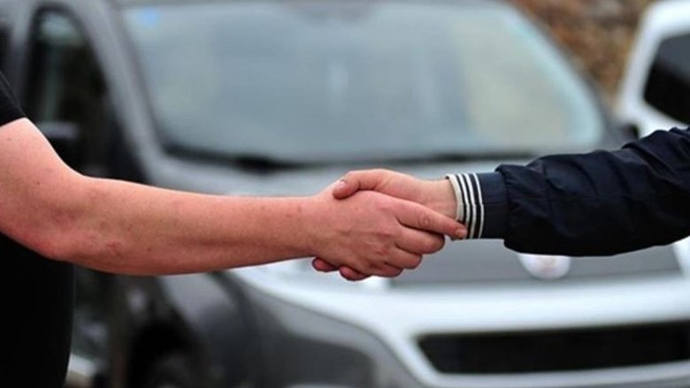 İkinci elden aldığı otomobildeki bu detay şok etti! Görünce hemen mahkemeye koştu