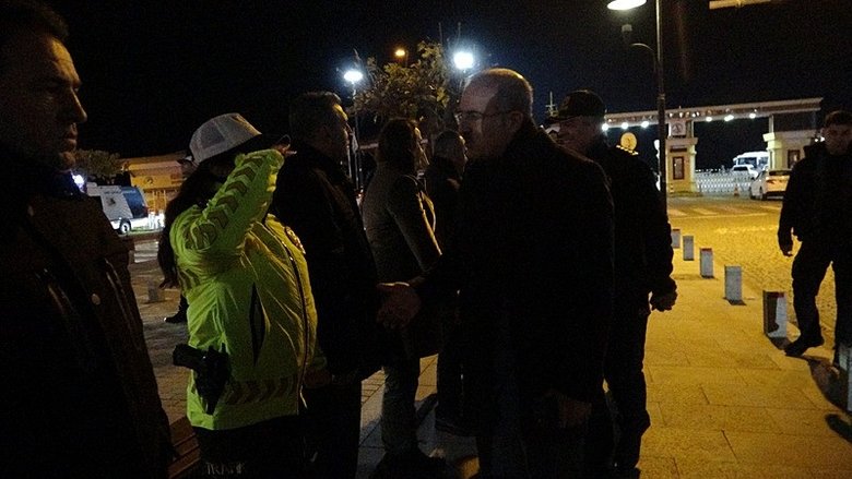 Çanakkale Valisi Toraman, yeni yıla görev başında giren personelleri ziyaret etti!