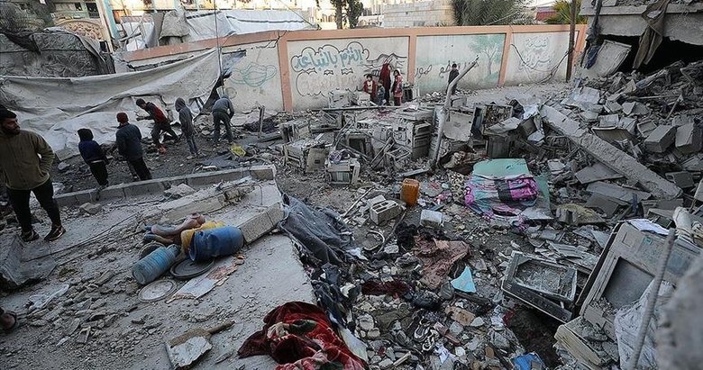 İsrail Gazze’de sivillerin sığındığı okulu ve evleri vurdu: 11 kişi hayatını kaybetti