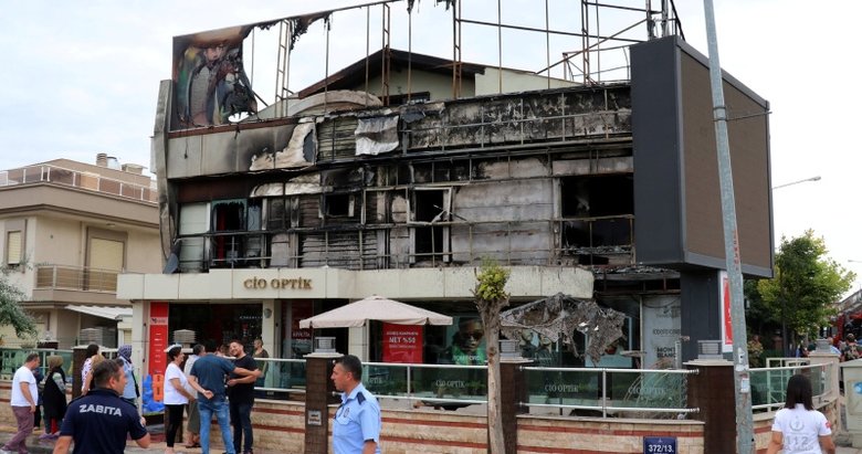 Bornova’da iş yeri yangını