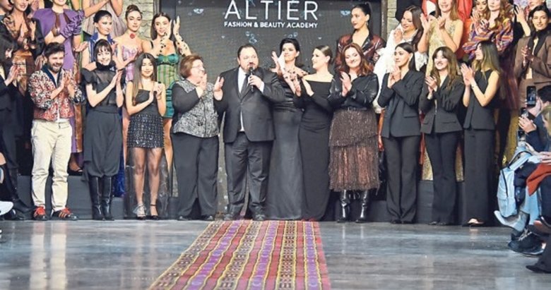 Kutnu ipeği yarışmasında GÖRKEMLİ DEFİLE