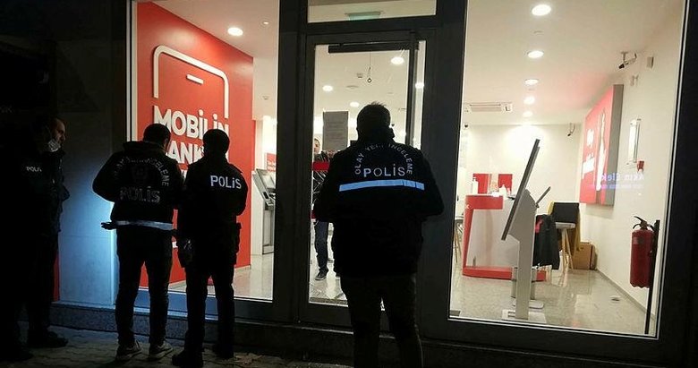 İzmir’de hareketli anlar! Camını kırıp içeri girdiği bankadan 4 tablet çaldı