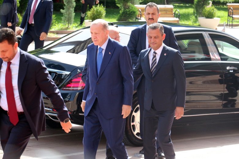 Başkan Erdoğan’dan 18 yıl sonra CHP’ye tarihi ziyaret