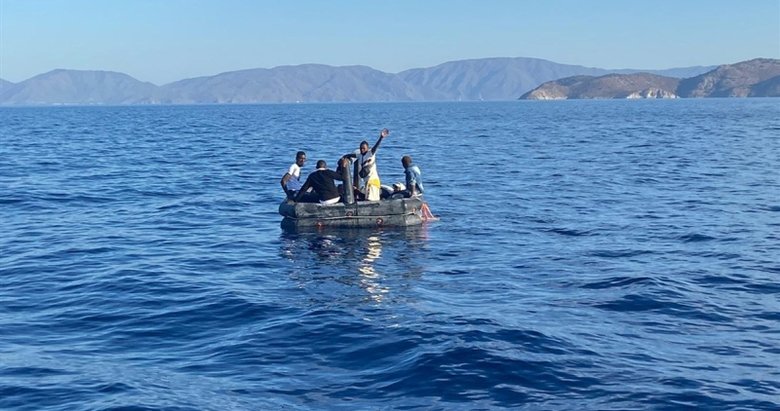Marmaris’te 10 düzensiz göçmen kurtarıldı