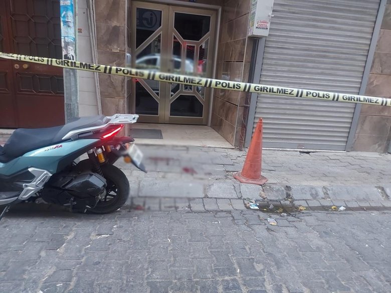 Sokak ortasında pompalı tüfekle vurdu! Saldırgan her yerde aranıyor