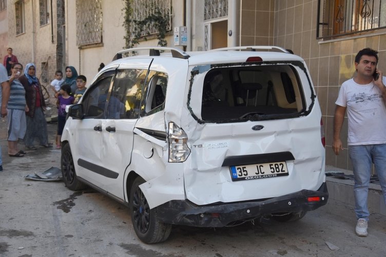 İzmir Bornova’da freni patlayan kamyon dehşet saçtı! Mahalle savaş alanına döndü