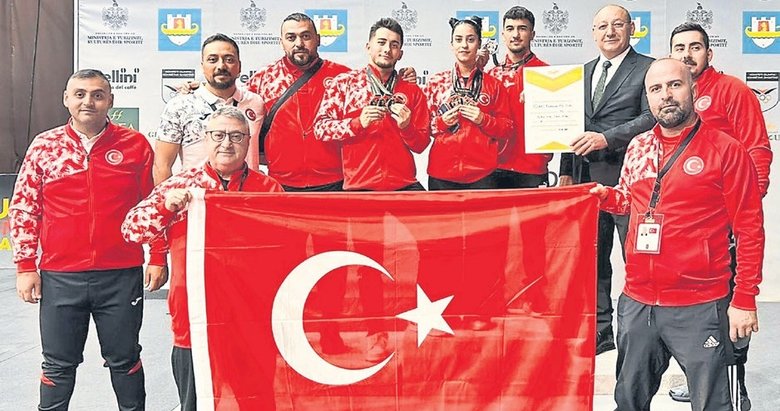 Genç haltercilerden 2 madalya daha geldi