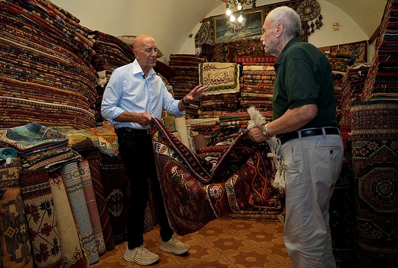 Tom Barrack İzmir’i gezdi, Barışın anahtarı Türkiye dedi