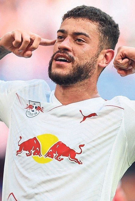 Göz-Göz’e yeni golcü