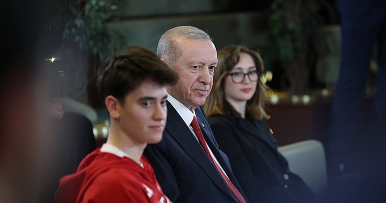 ‘Türk gençliği çağa damgasını vuracak’