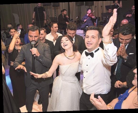 Üniversitede başlayan aşkın mutlu sonu