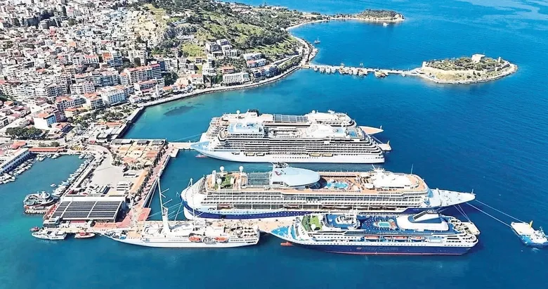 Kuşadası Limanı Öküz Mehmet Paşa’nın