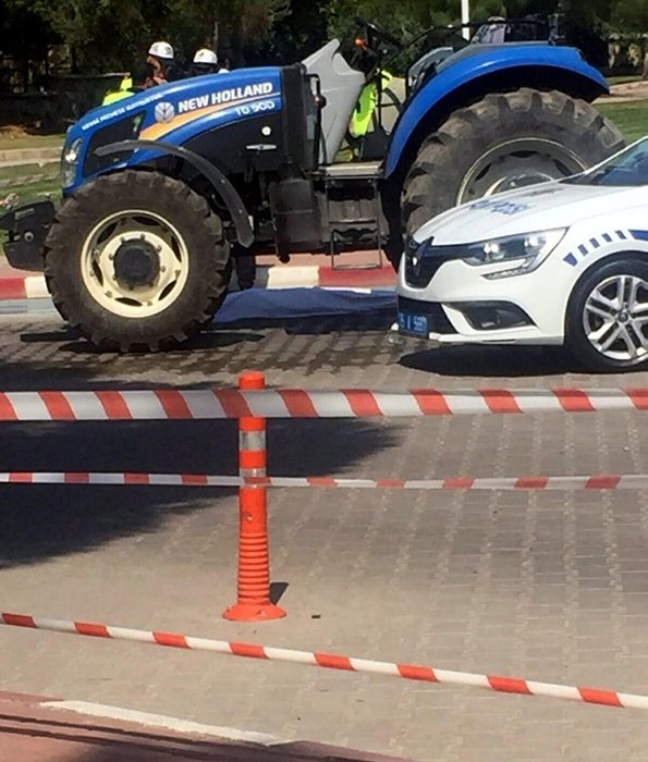 İzmir’de Ege Üniversitesi kampüsünde feci ölüm! Kampüste traktörün çarptığı Sezen Zambak öldü