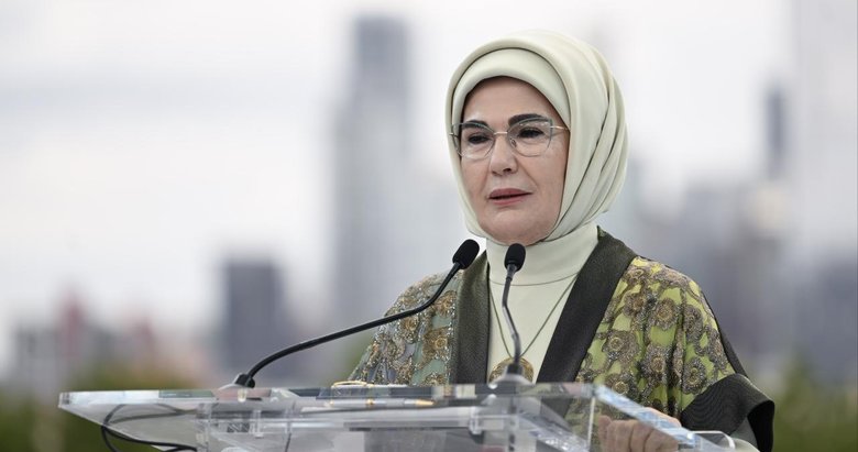 Emine Erdoğan: Türkiye’nin merkezi bir konum edinmesi memnuniyet verici