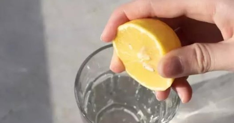 Limonlu su bedeni yeniliyor