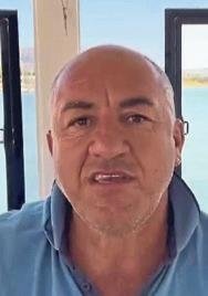 Çılgın Türk balıkçı savaş gemisine daldı