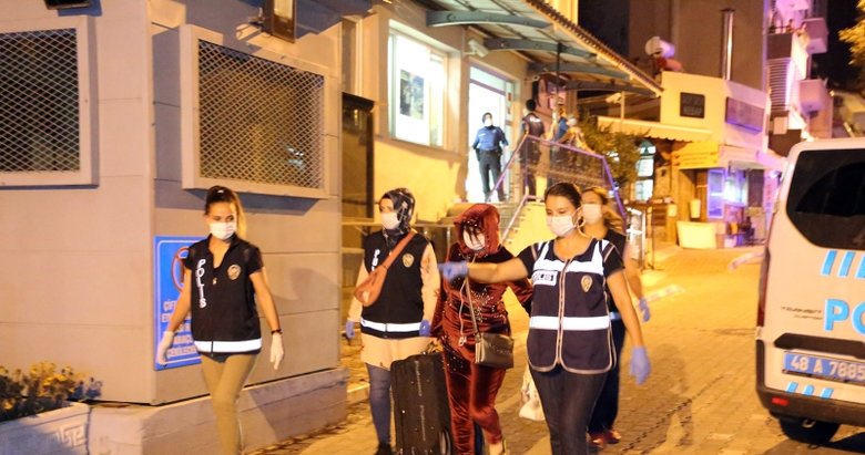 Muğla ve İzmir'de fuhuş operasyonu: 19 kişi yakalandı