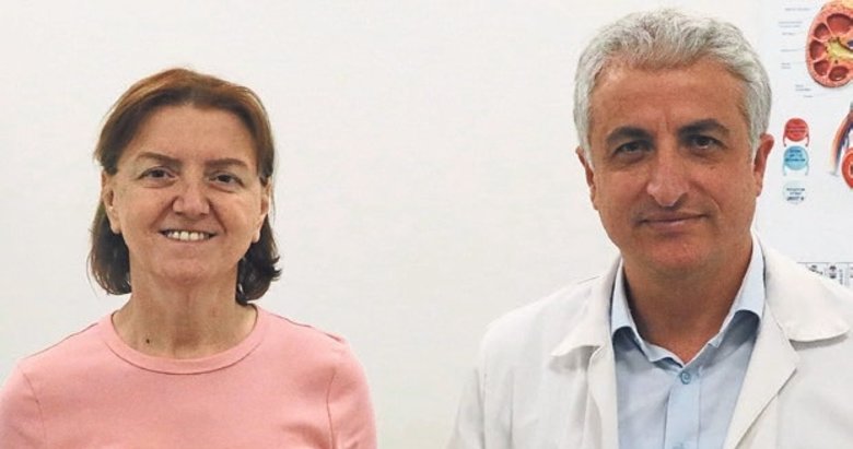 İzmir’de kanser teşhisi konulan hastaya bağırsağından mesane yapıldı