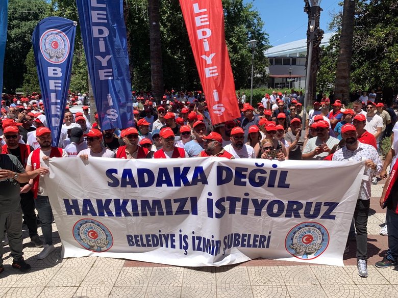izmir-buyuksehir-belediyesi-iscileri-is-birakti-1781523791955.jpeg