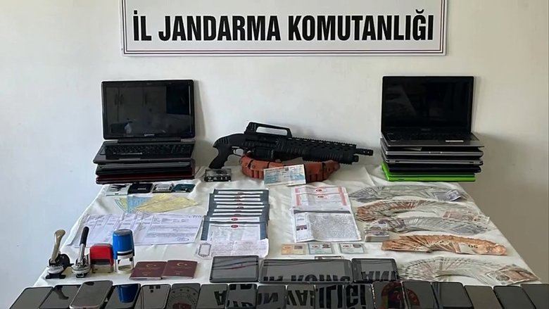 Aydın merkezli 8 ilde dolandırıcılara yönelik operasyon