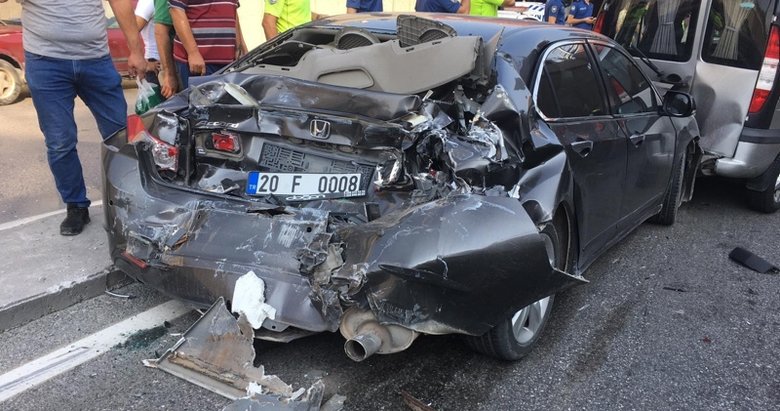 Denizli’de 9 araçlı zincirlemeli trafik kazası