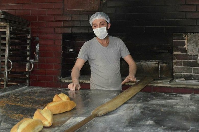 İzmir’de fırıncılar sokağa çıkma yasağına hazır