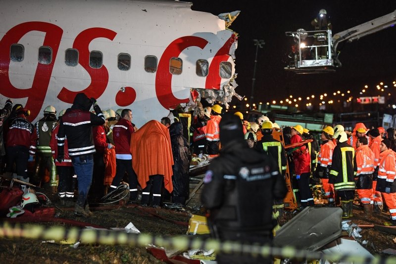 Pistten çıkan uçaktaki yaralı yolcu korku dolu o anları anlattı
