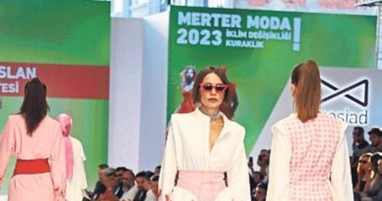 Ünlü modeller bir arada