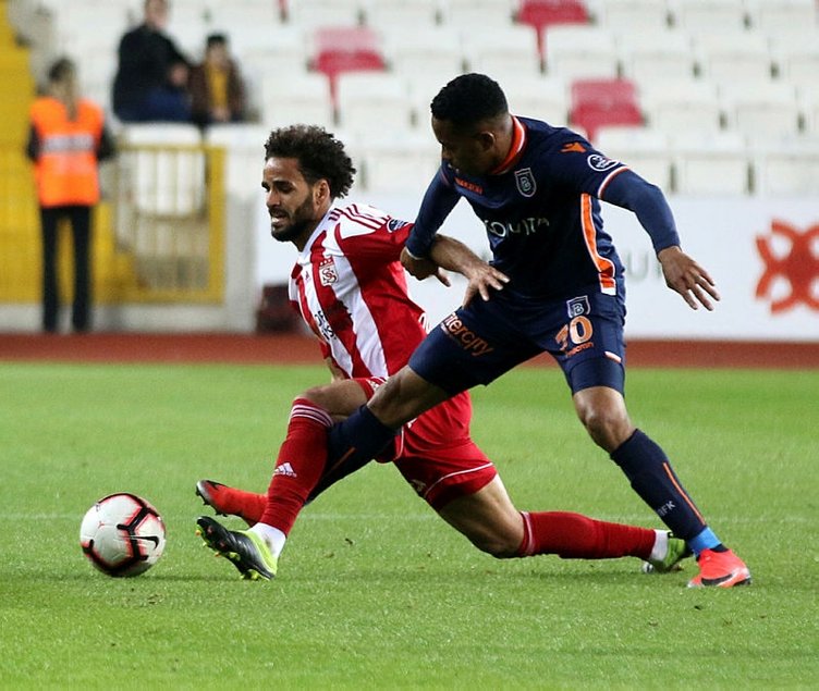 Galatasaray’da transfer bombası! 3 isimle anlaştı