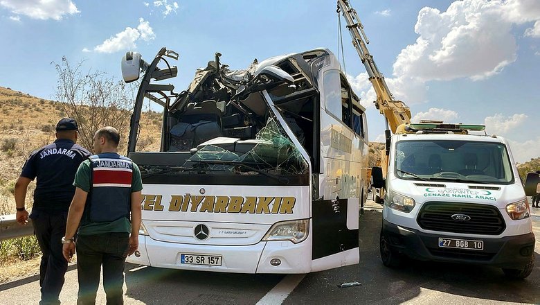 Sabıkalı otobüs 5 yıl önce de ambulansa çarpmış
