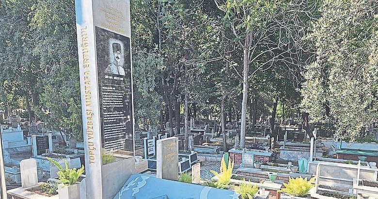 Antalya’nın kahramanı Yüzbaşı Aker’e anıt mezar