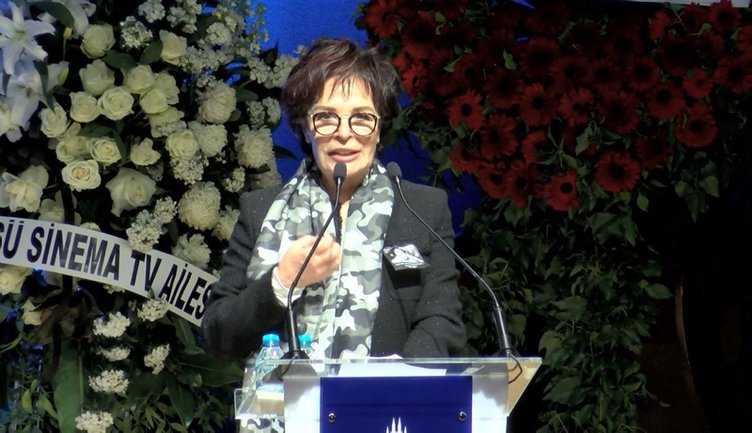 Gözyaşları sel oldu! Dostları ve sevenleri Fatma Girik’e veda etti