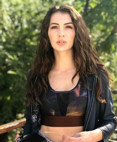 afili ask dizisinin ayse si burcu